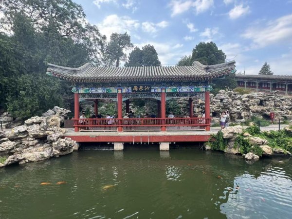 线上股票配资网址 北京多家文博场所错峰延时开放，园中园周一不闭馆，游客点赞